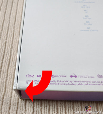 Mamamoo – White Wind CD back cover bottom left corner