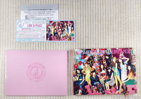 Girls' Generation – Love & Peace Deluxe Edition CD/Blu-ray front cover