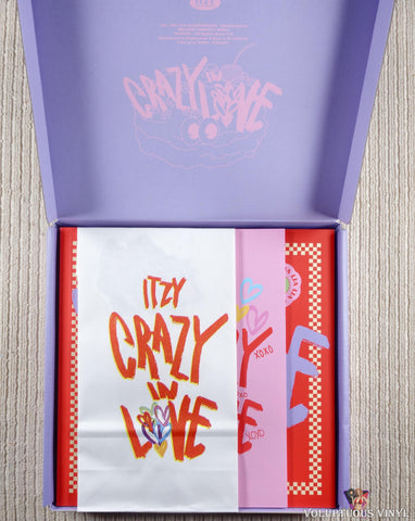 Itzy – Crazy In Love CD inside
