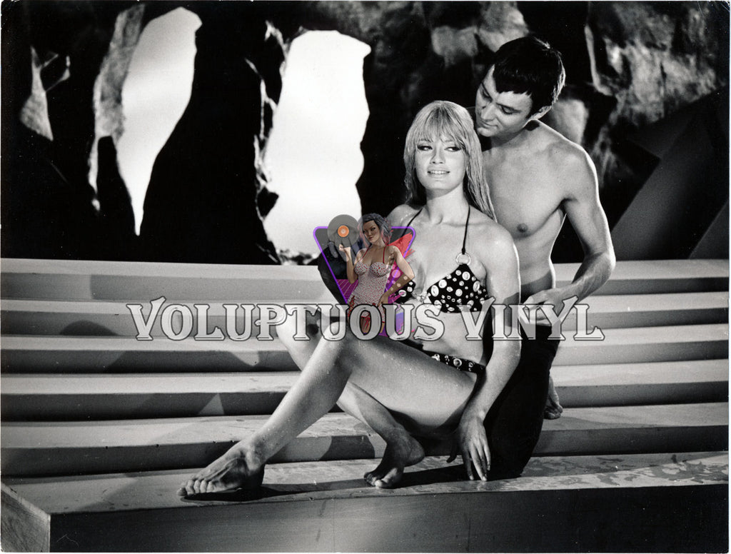Marisa Mell Eva Kant Bikini in Danger Diabolik