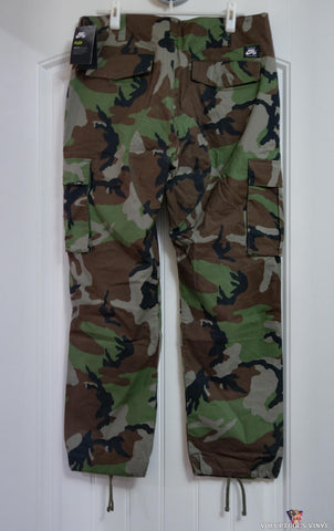 Nike SB Flex - Men's Size 34 Camouflage Skateboarding Cargo Pants back