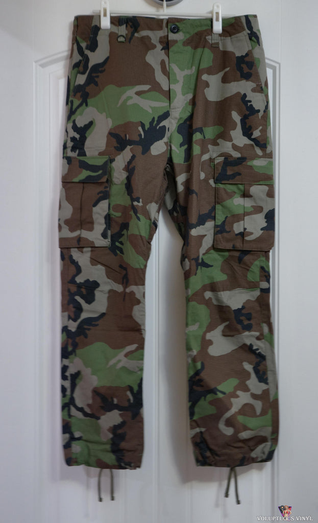 Nike SB Flex - Men's Size 34 Camouflage Skateboarding Cargo Pants front