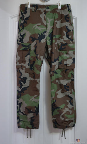 Nike SB Flex - Men's Size 34 Camouflage Skateboarding Cargo Pants front