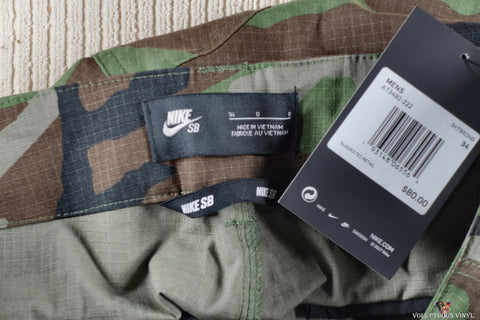 Nike SB Flex - Men's Size 34 Camouflage Skateboarding Cargo Pants tag back