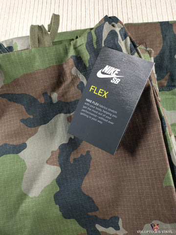 Nike SB Flex - Men's Size 34 Camouflage Skateboarding Cargo Pants tag front