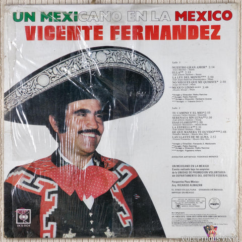 Vicente Fernandez ‎– Un Mexicano En La México vinyl record back cover