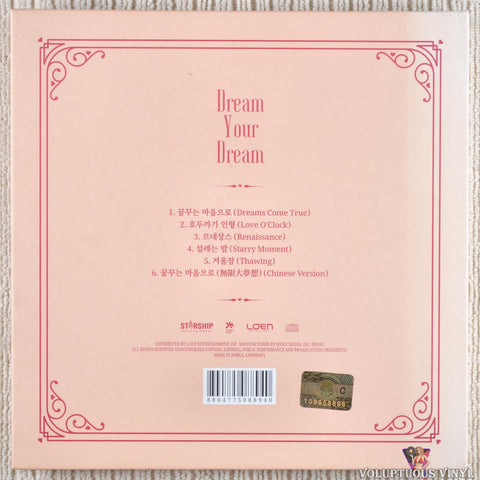 WJSN – Dream Your Dream CD back cover